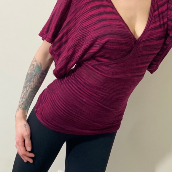 Le chateau heathered red tunic style fancy top fall fashion - Picture 2 of 7